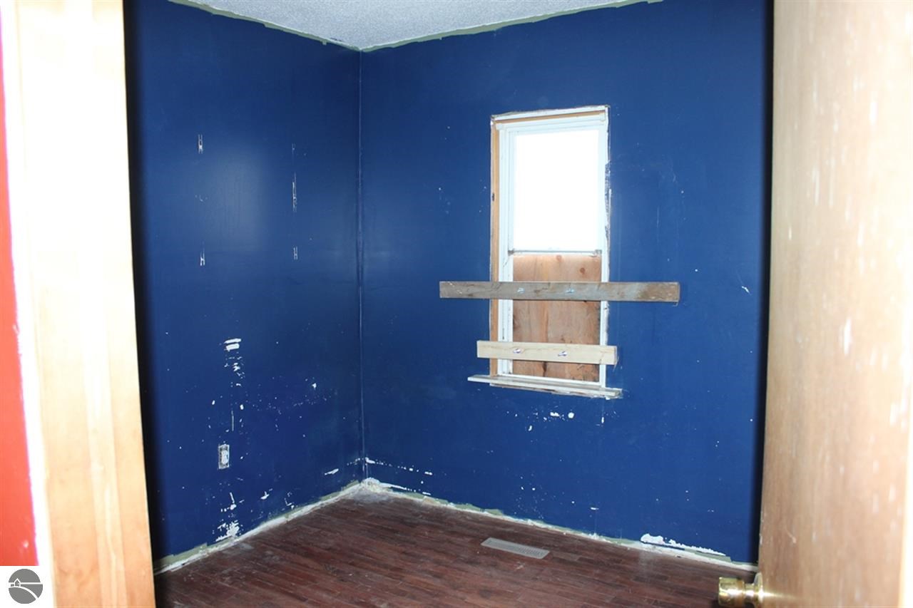 8989 East Blanchard Road Shepherd, MI 48883 - Photo 10 of 28 1776469-9.JPG