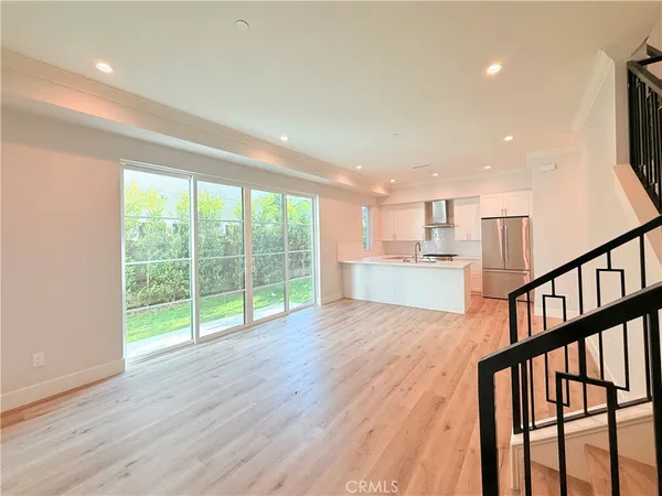 $5,400 | 109 North Parkwood Avenue, Unit B, Pasadena, CA 91107