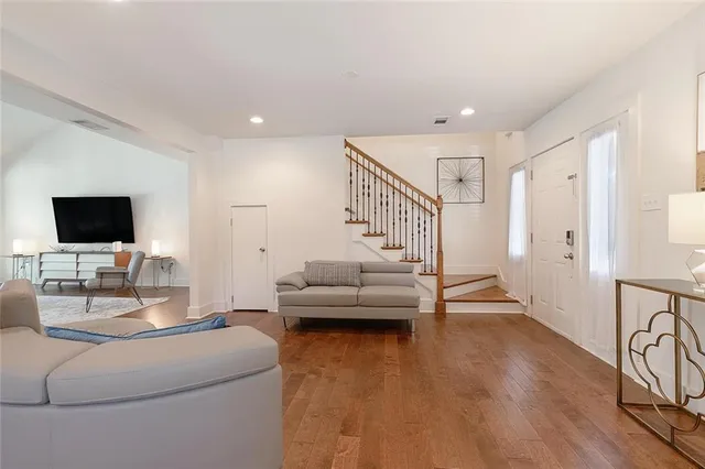 $549,000 | 5727 Fleur De Lis Drive, New Orleans, LA 70124