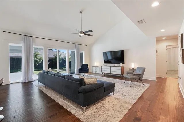 $549,000 | 5727 Fleur De Lis Drive, New Orleans, LA 70124