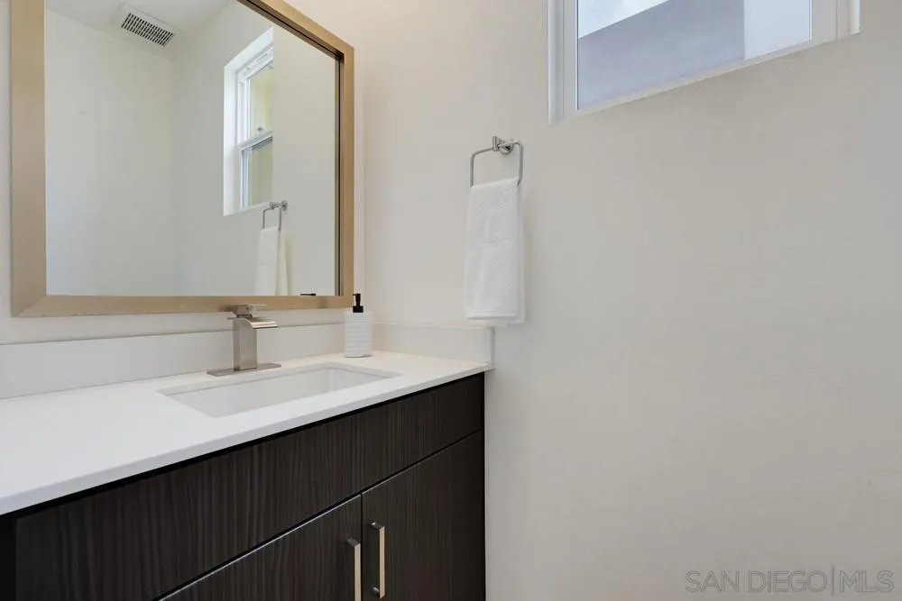 745 Shoreline Road Chula Vista, CA 91910 - Photo 21 of 57 Second-floor half bath