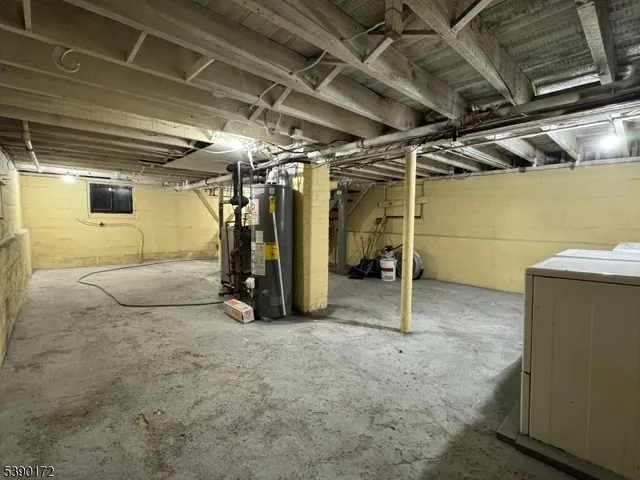 a view of empty room with wooden roof