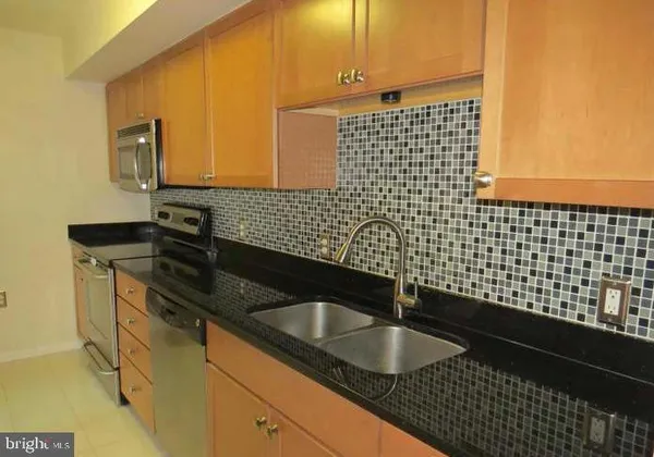 $2,800 | 2230 George C Marshall Drive, Unit 1012, Falls Church, VA 22043