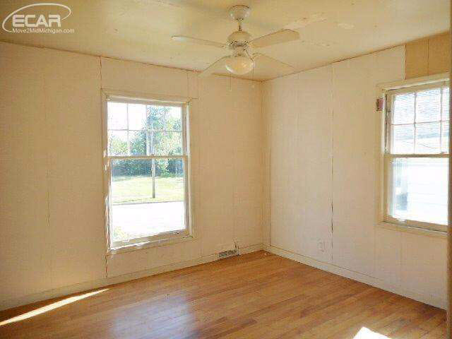2013 Flushing Road Flint, MI 48504 - Photo 8 of 15 21182586-7.JPG