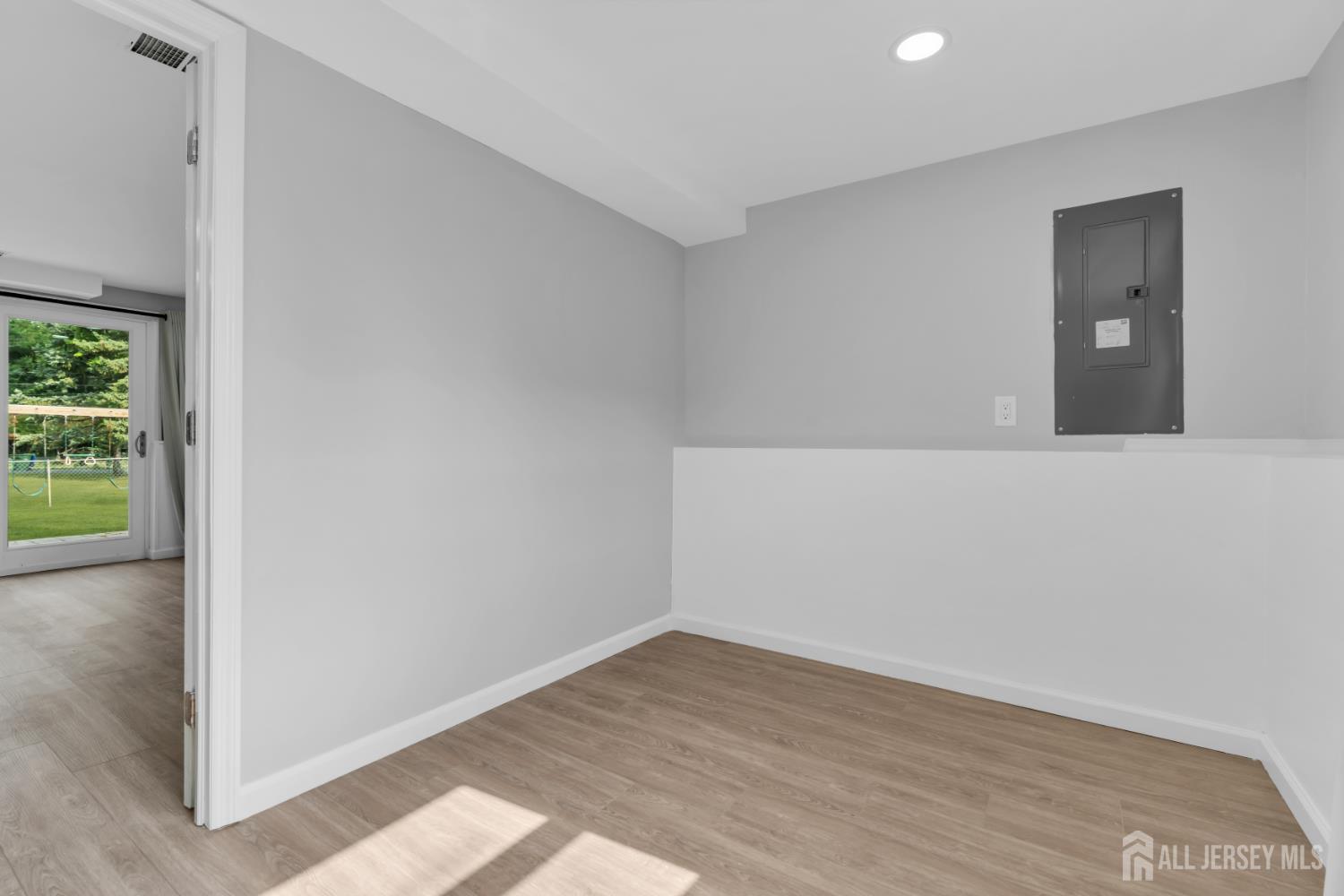 125 Jeff Street Edison, NJ 08837 - Photo 26 of 45