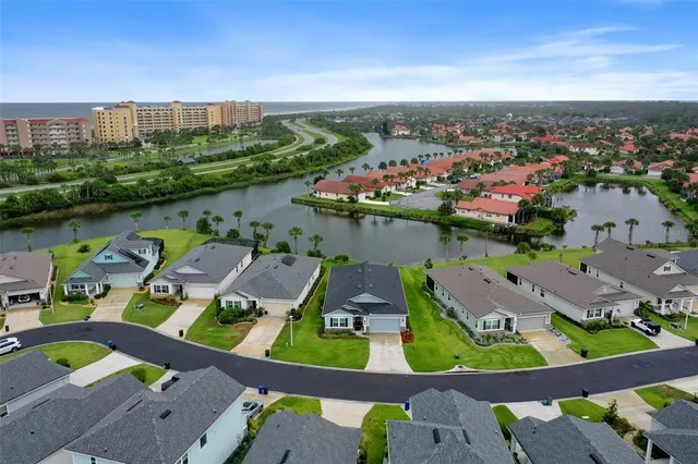 a view of a livingroom with furniture window and outside view
