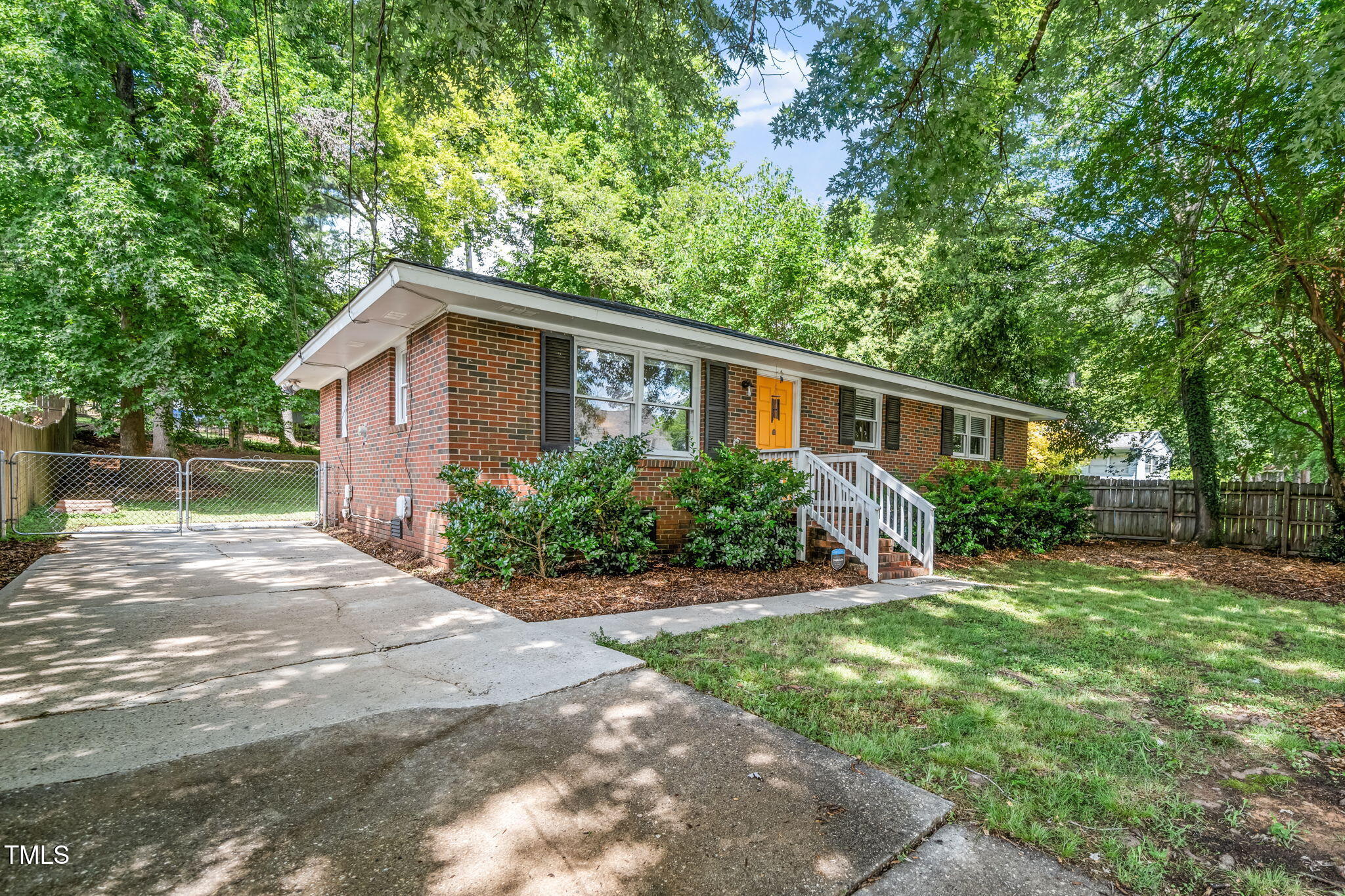 3109 Crandon Lane Raleigh, NC 27604 - Photo 3 of 24 2-web-or-mls-3109 Crandon (25 of 27)