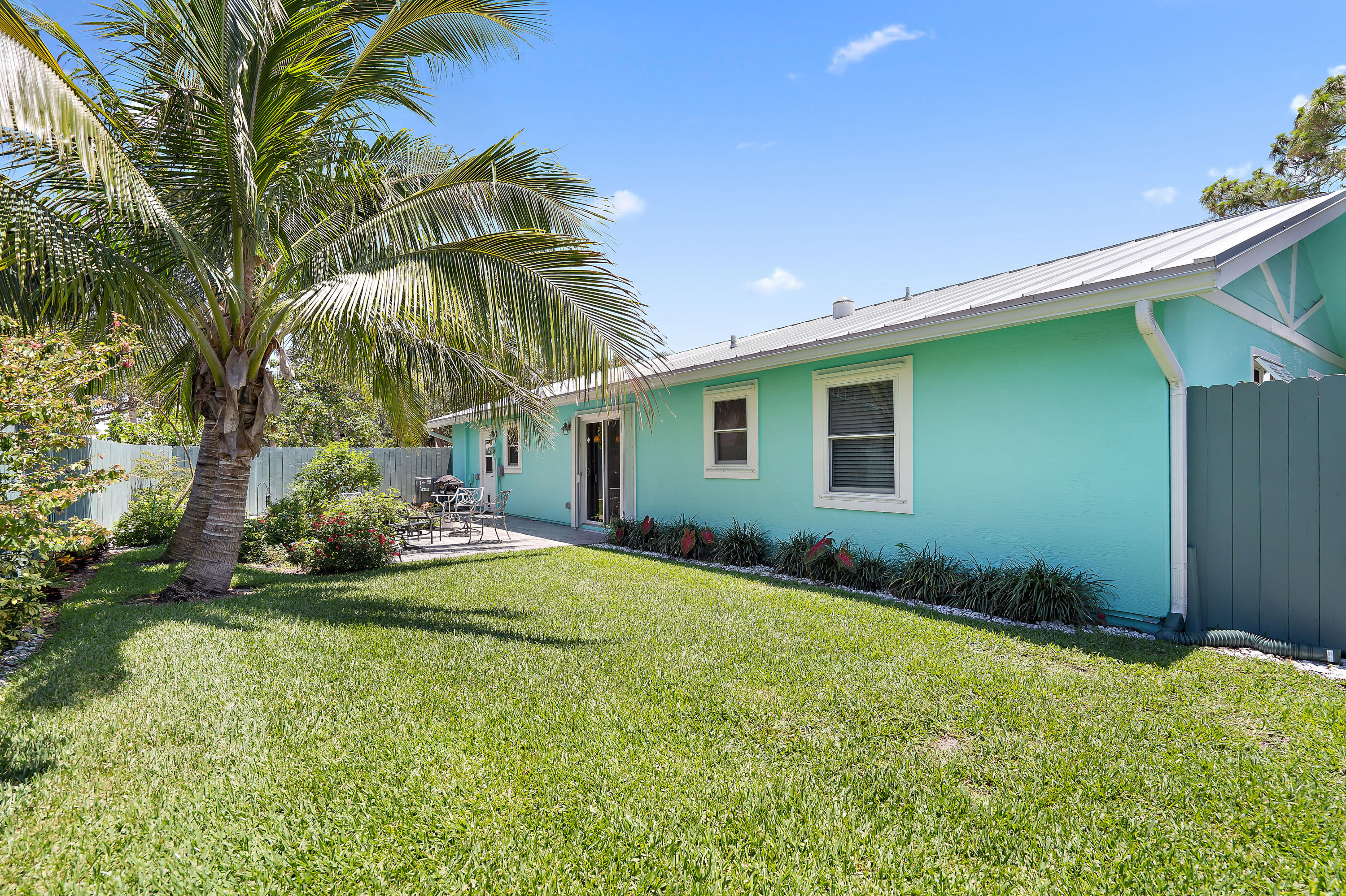 359 Dover Road Tequesta, FL 33469 - Photo 15 of 21 359DoverRdTequestaFLexterior