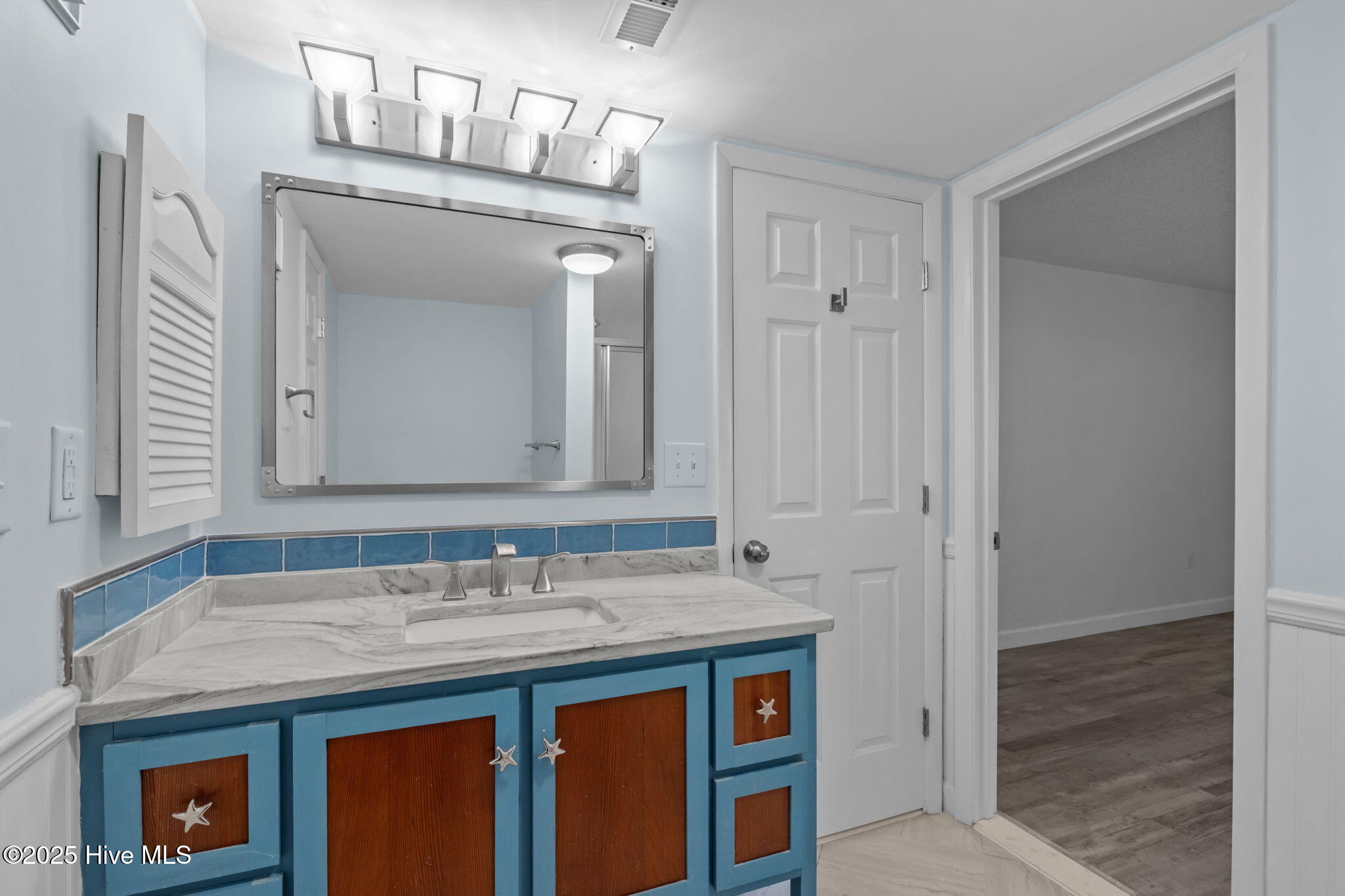 10300 Coast Guard Road, Unit D211 Emerald Isle, NC 28594 - Photo 13 of 54 Bathroom 1 V2