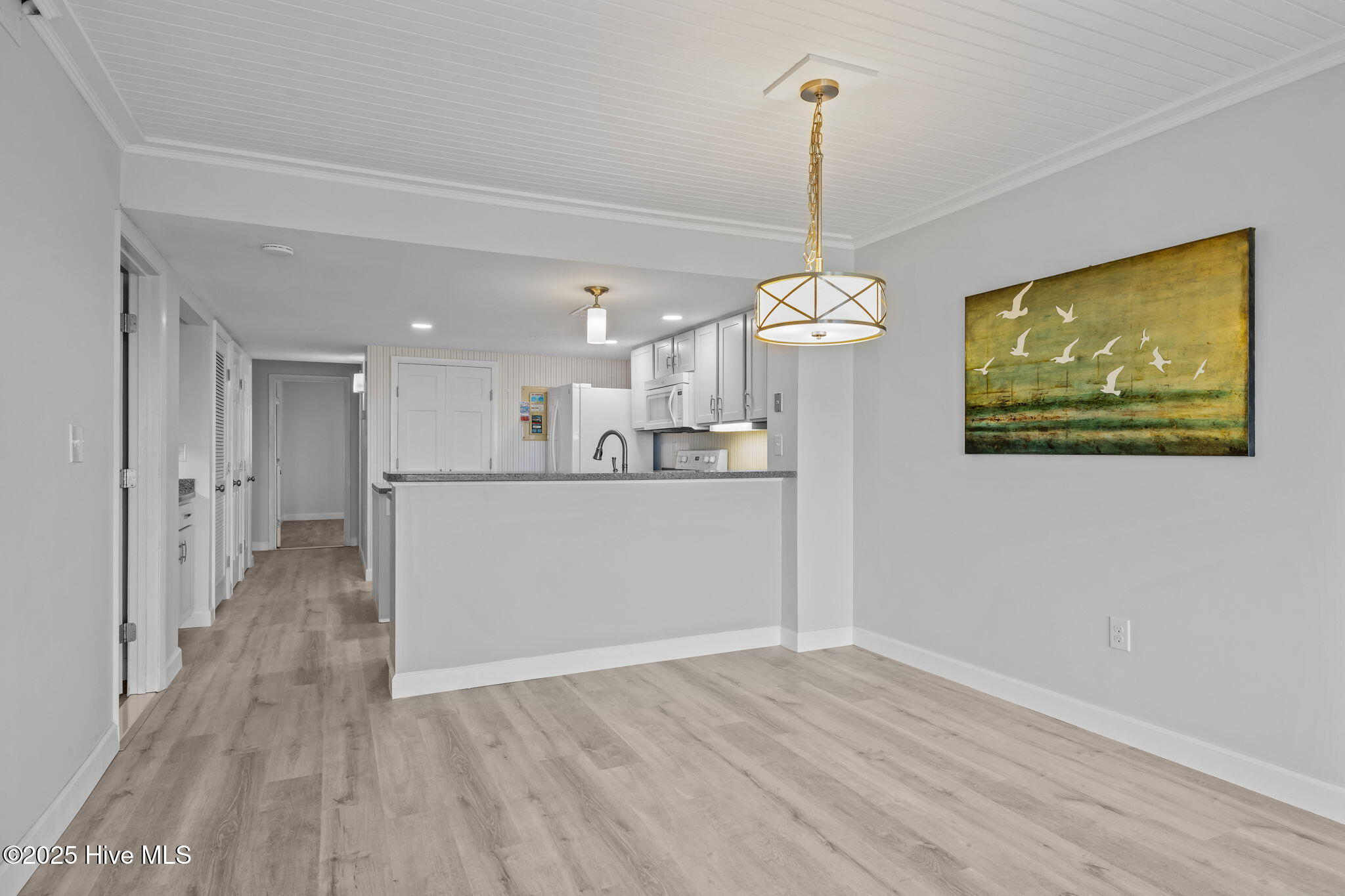 10300 Coast Guard Road, Unit D211 Emerald Isle, NC 28594 - Photo 19 of 54 Dining Area