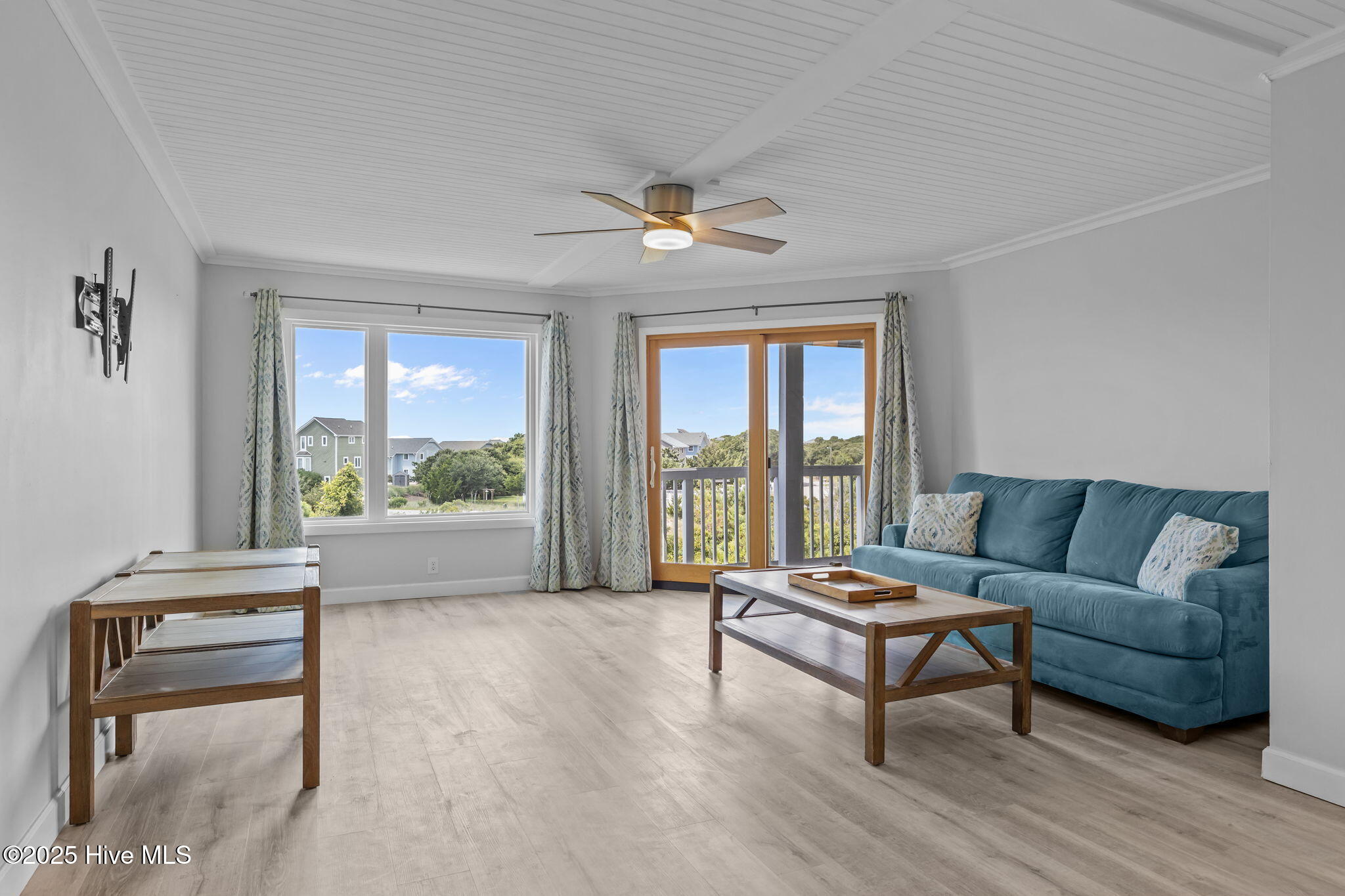 10300 Coast Guard Road, Unit D211 Emerald Isle, NC 28594 - Photo 25 of 54 Living Room V2