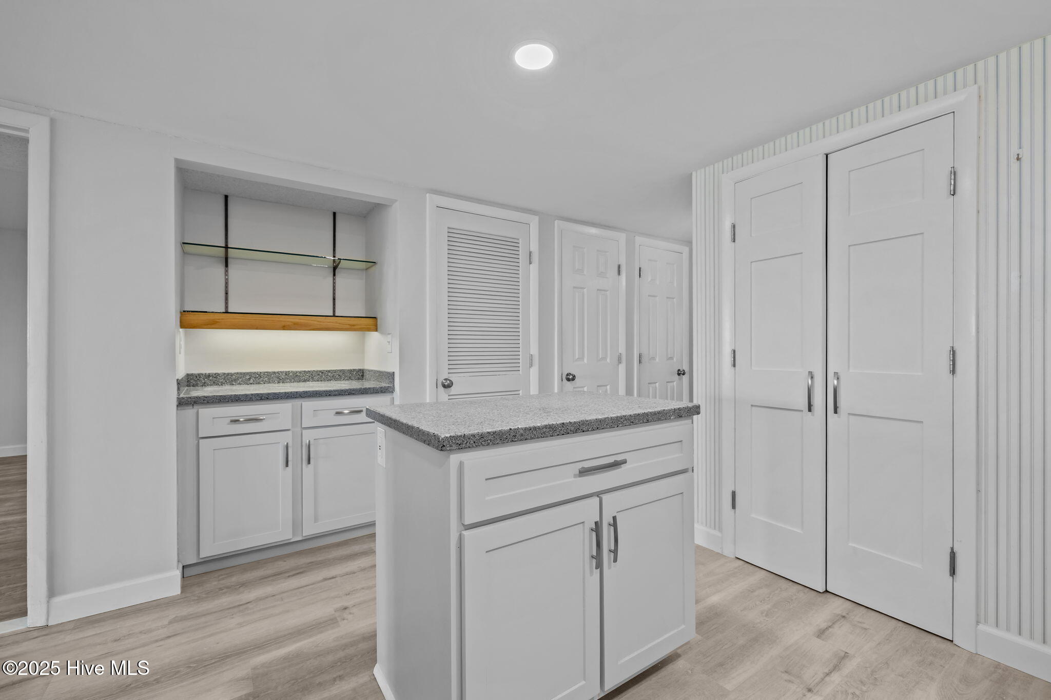 10300 Coast Guard Road, Unit D211 Emerald Isle, NC 28594 - Photo 7 of 54 Kitchen V4