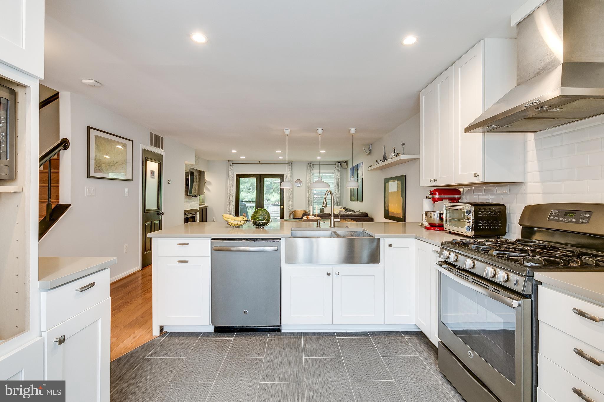 6321 Over See Court Springfield, VA 22152 - Photo 11 of 29 Kitchen