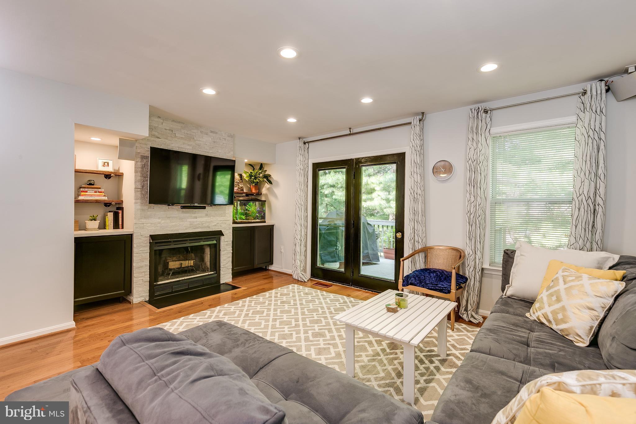 6321 Over See Court Springfield, VA 22152 - Photo 5 of 29 Family Room