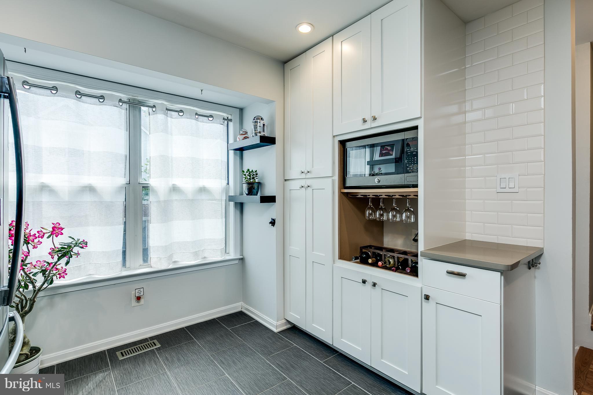 6321 Over See Court Springfield, VA 22152 - Photo 9 of 29 Kitchen