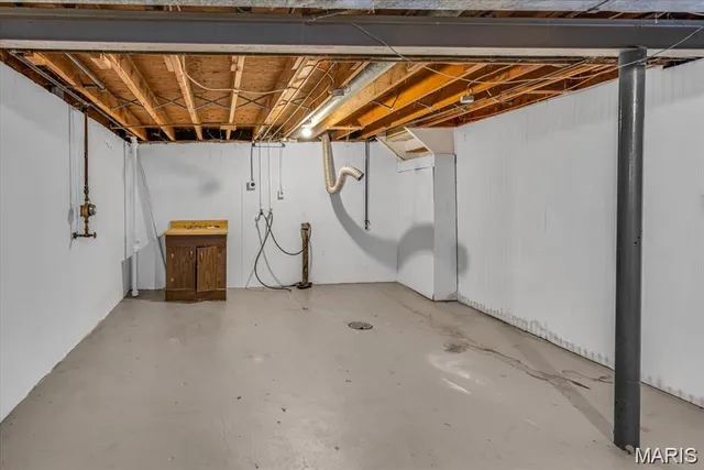 $164,900 | 3368 Suncrest Avenue, Breckenridge Hills, MO 63114