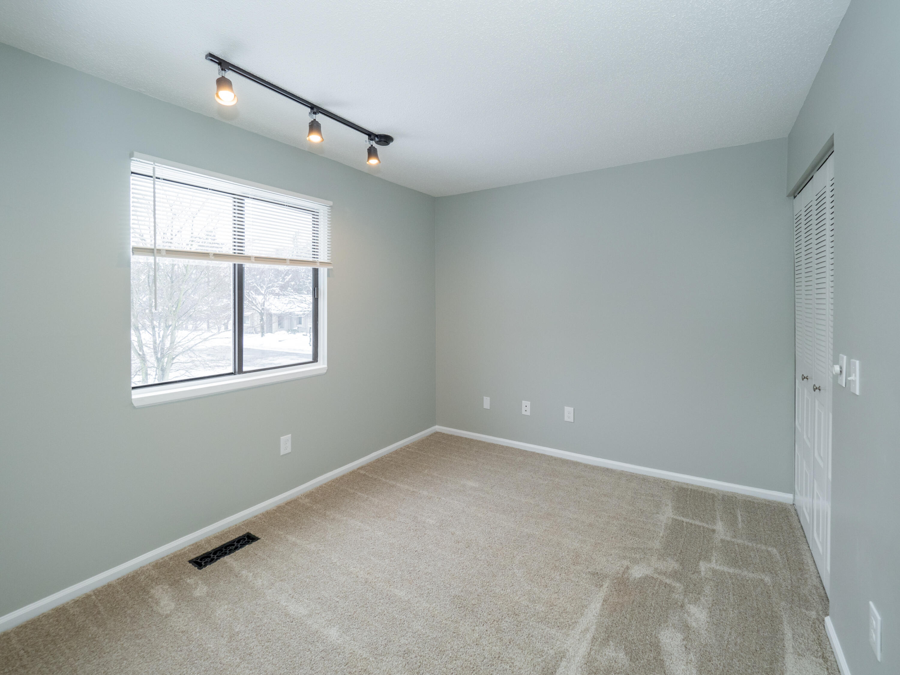 3760 Cedaridge Road Kalamazoo, MI 49008 - Photo 20 of 39 3760 Cedaridge Dr-120