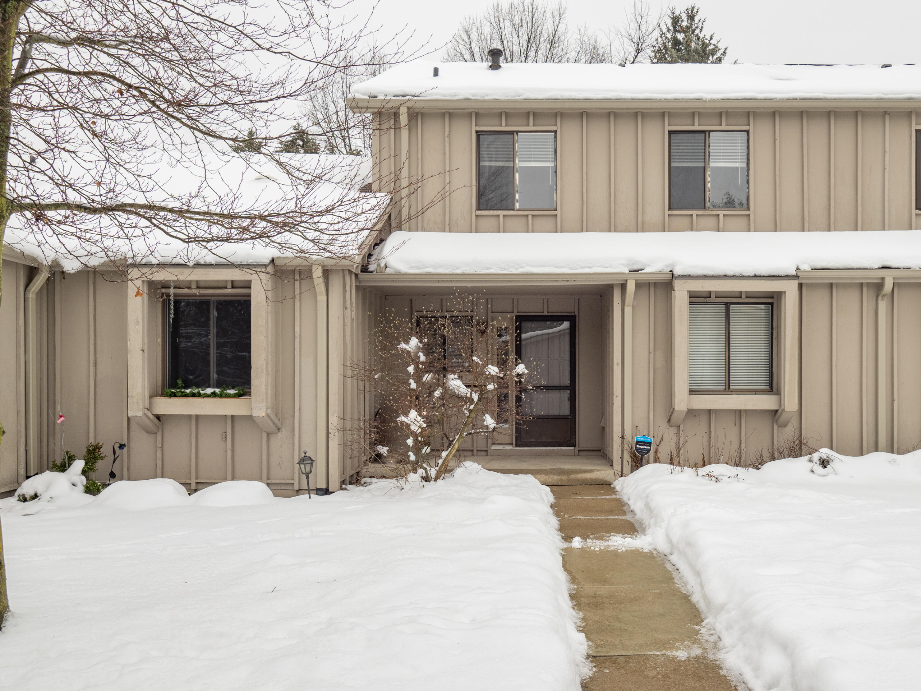 3760 Cedaridge Road Kalamazoo, MI 49008 - Photo 2 of 39 3760 Cedaridge Dr-101