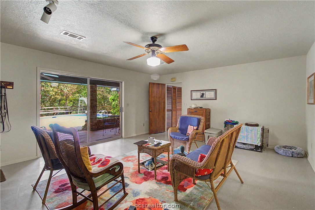 7097 Batts Ferry Road College Station, TX 77845 - Photo 20 of 36 Gallery Image 20
