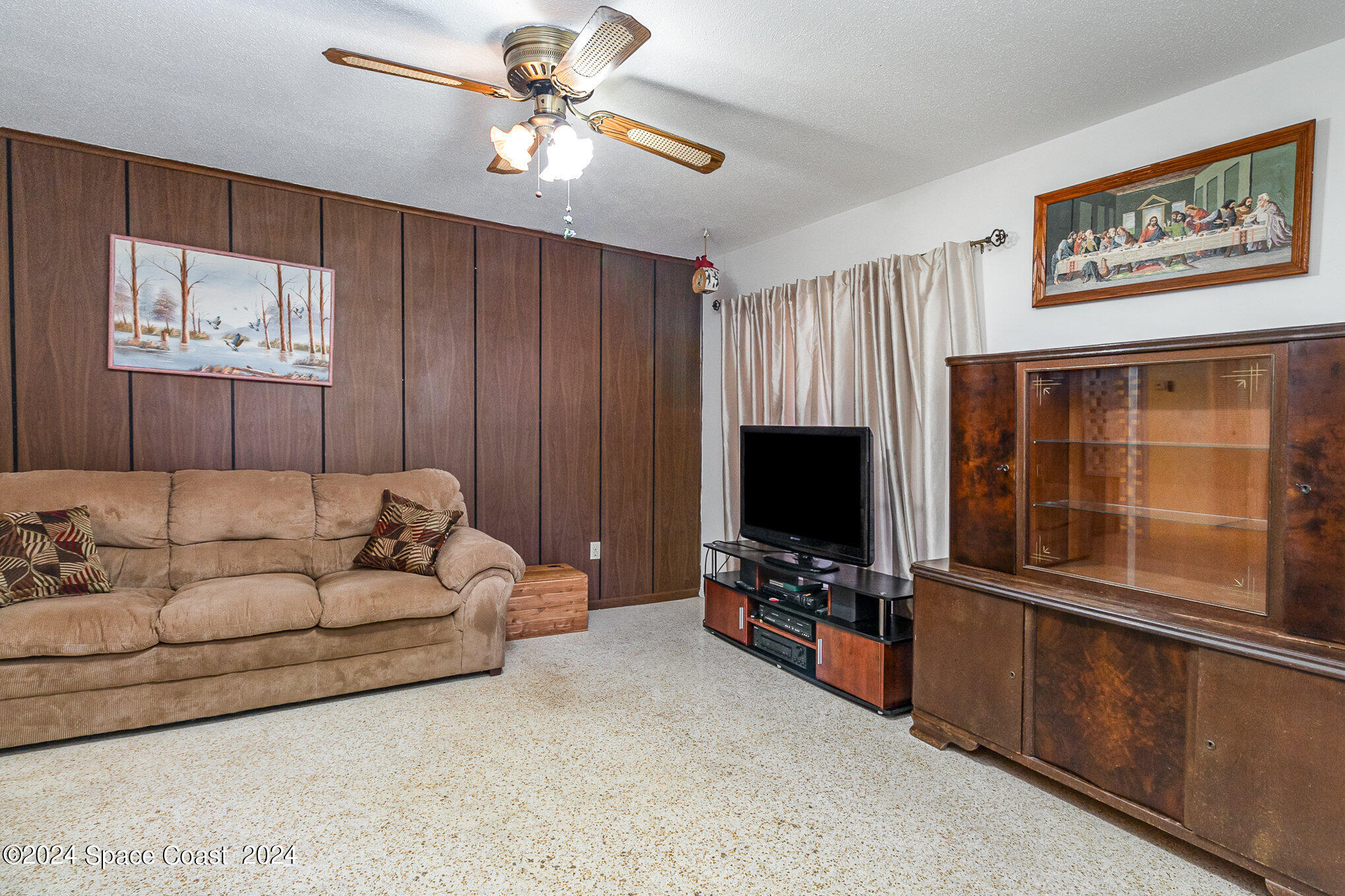 918 Darwin Lane Northeast Palm Bay, FL 32905 - Photo 4 of 24 007_i77a5998-edit