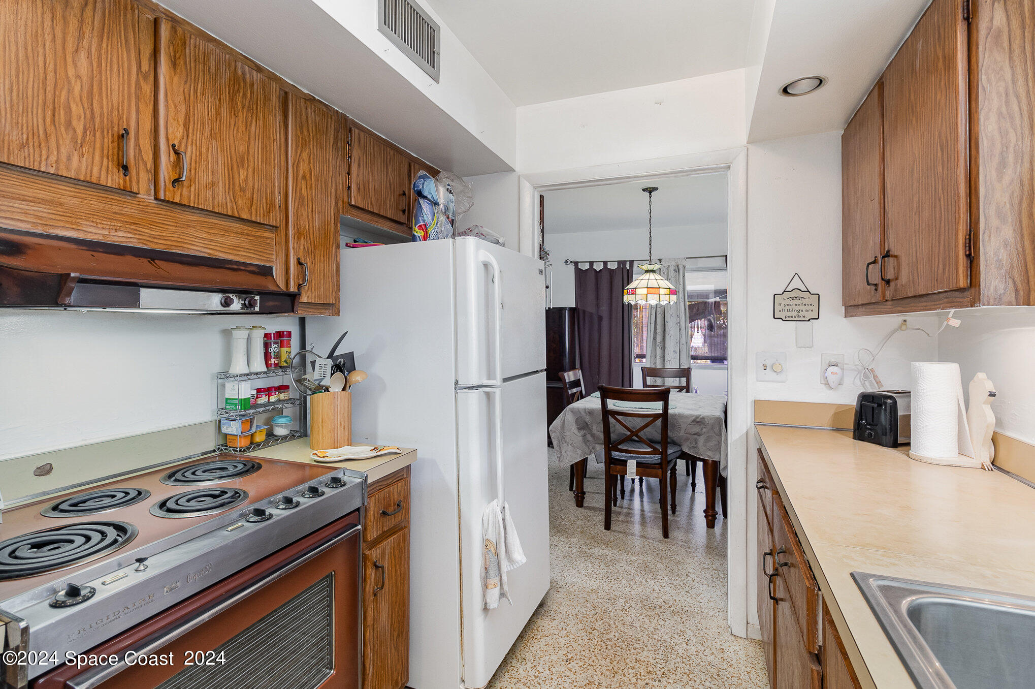 918 Darwin Lane Northeast Palm Bay, FL 32905 - Photo 8 of 24 011_i77a6015-edit