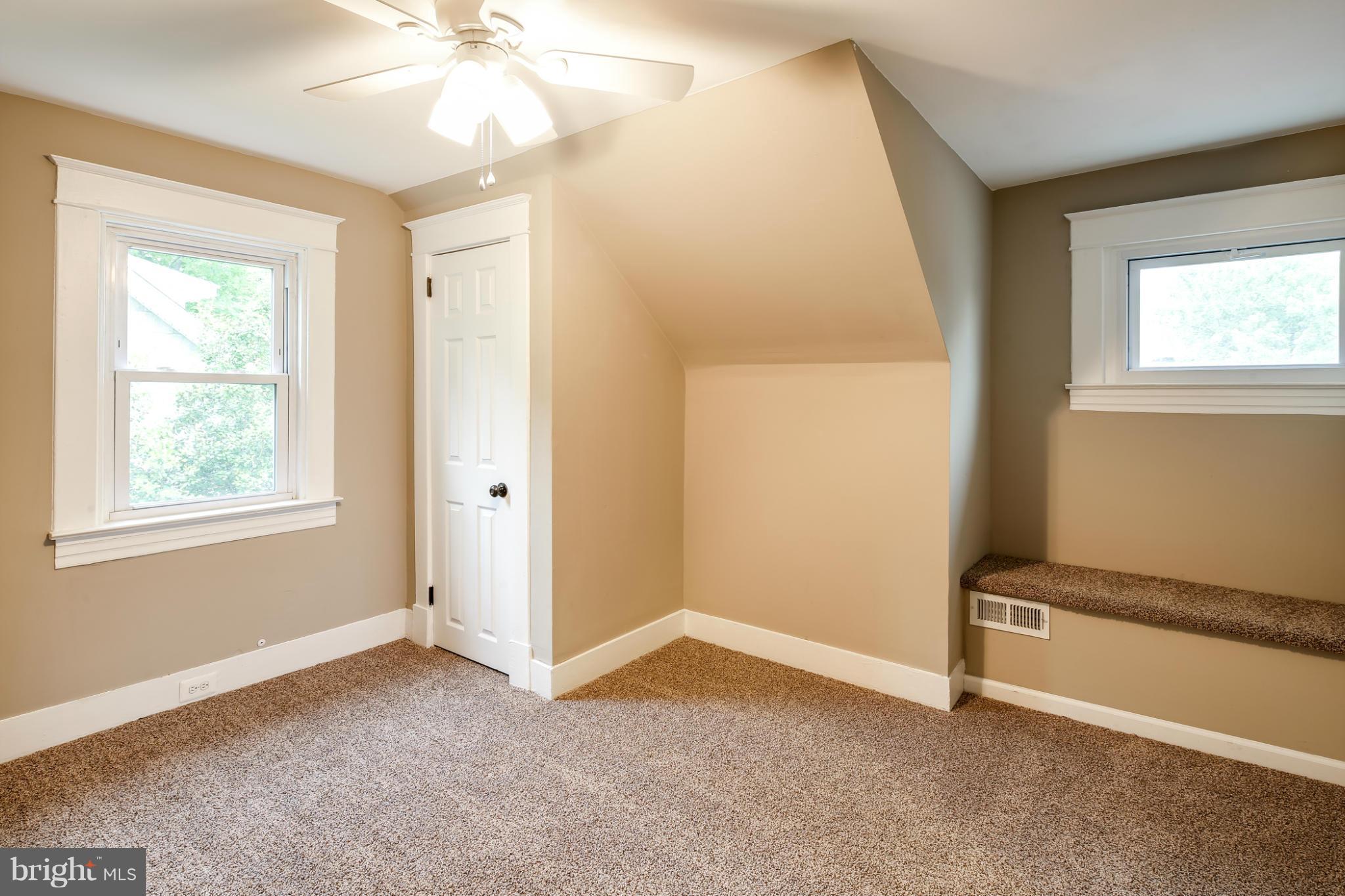 622 North Bend Road Baltimore, MD 21229 - Photo 20 of 30 Upper Bedroom