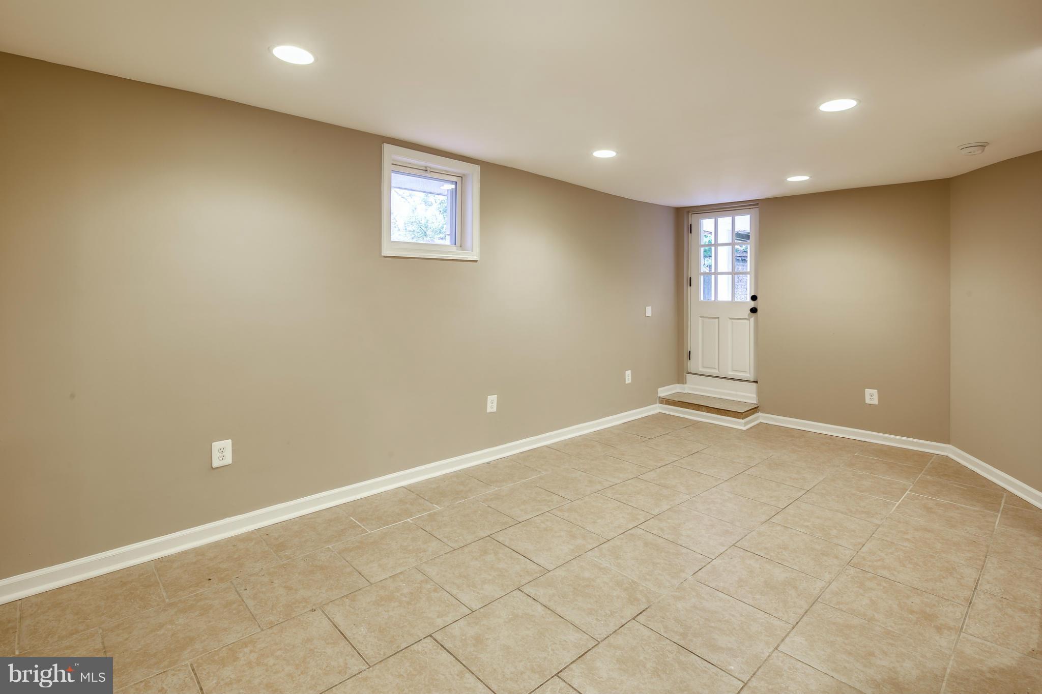 622 North Bend Road Baltimore, MD 21229 - Photo 24 of 30 Spacious Lower Level