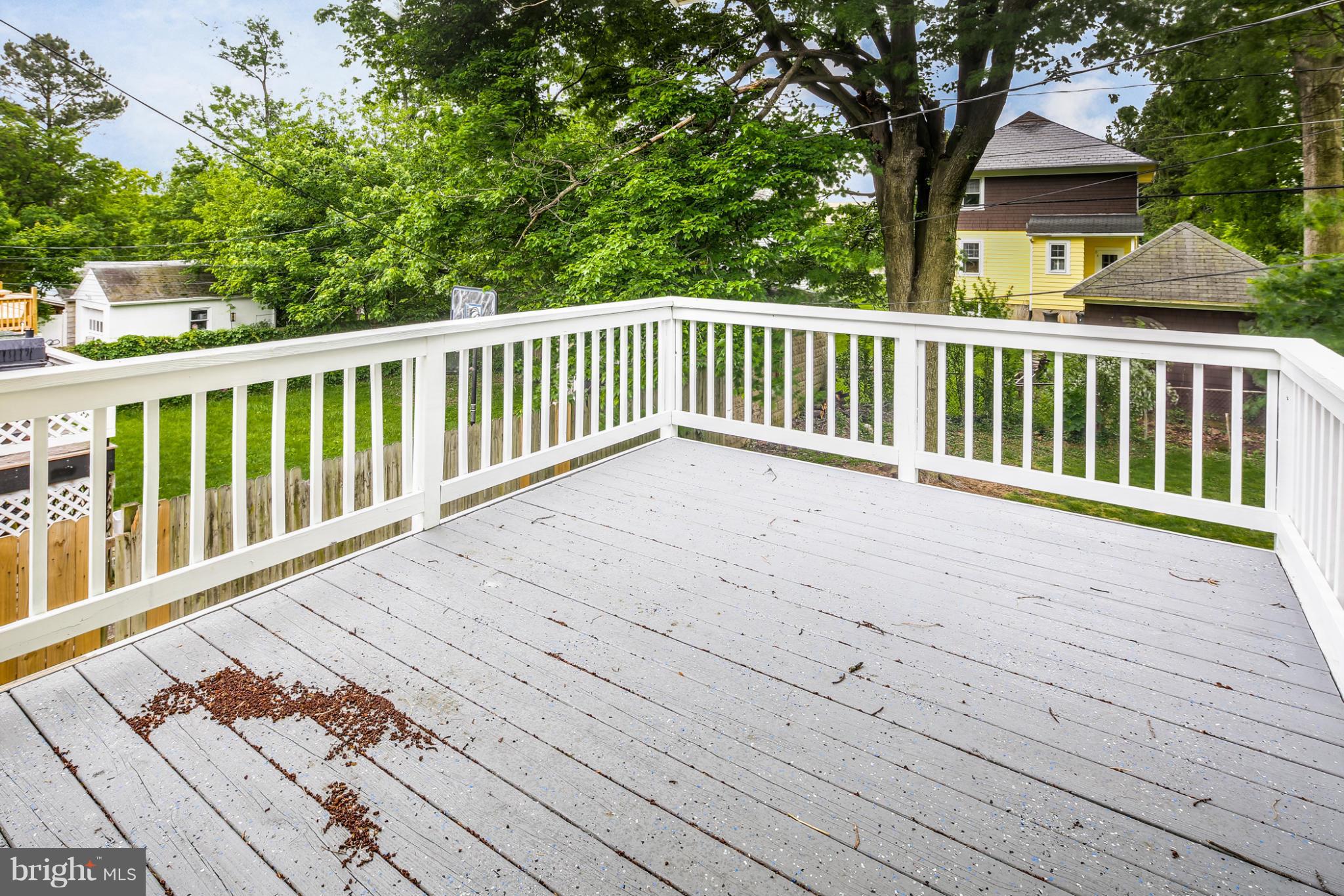 622 North Bend Road Baltimore, MD 21229 - Photo 27 of 30 Low Maintenance Deck