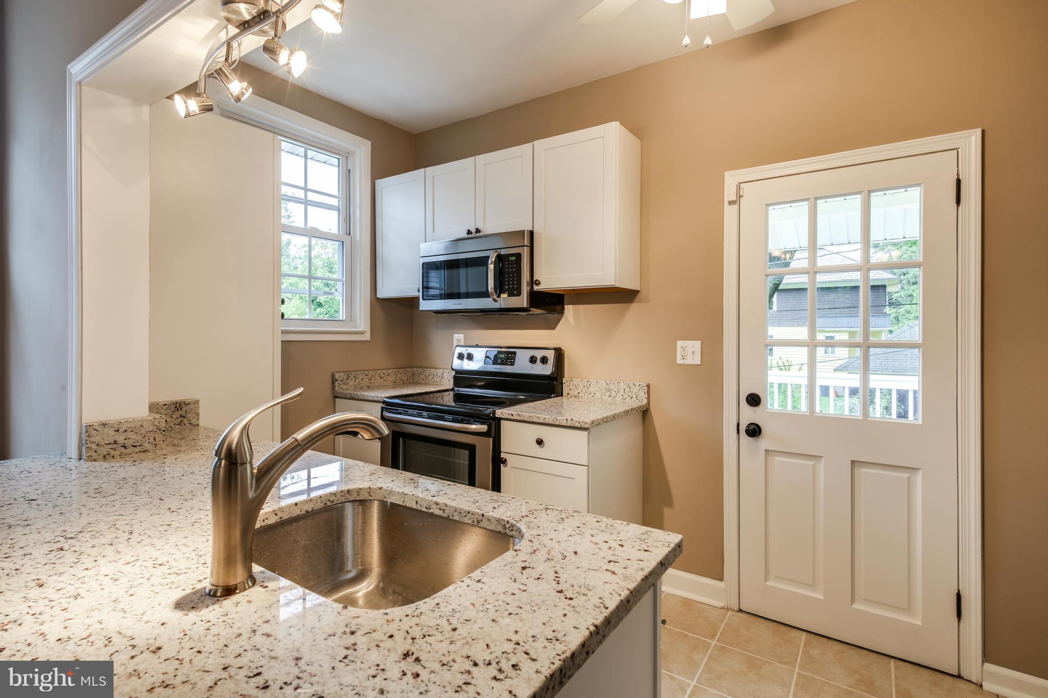 622 North Bend Road Baltimore, MD 21229 - Photo 9 of 30 Kitchen