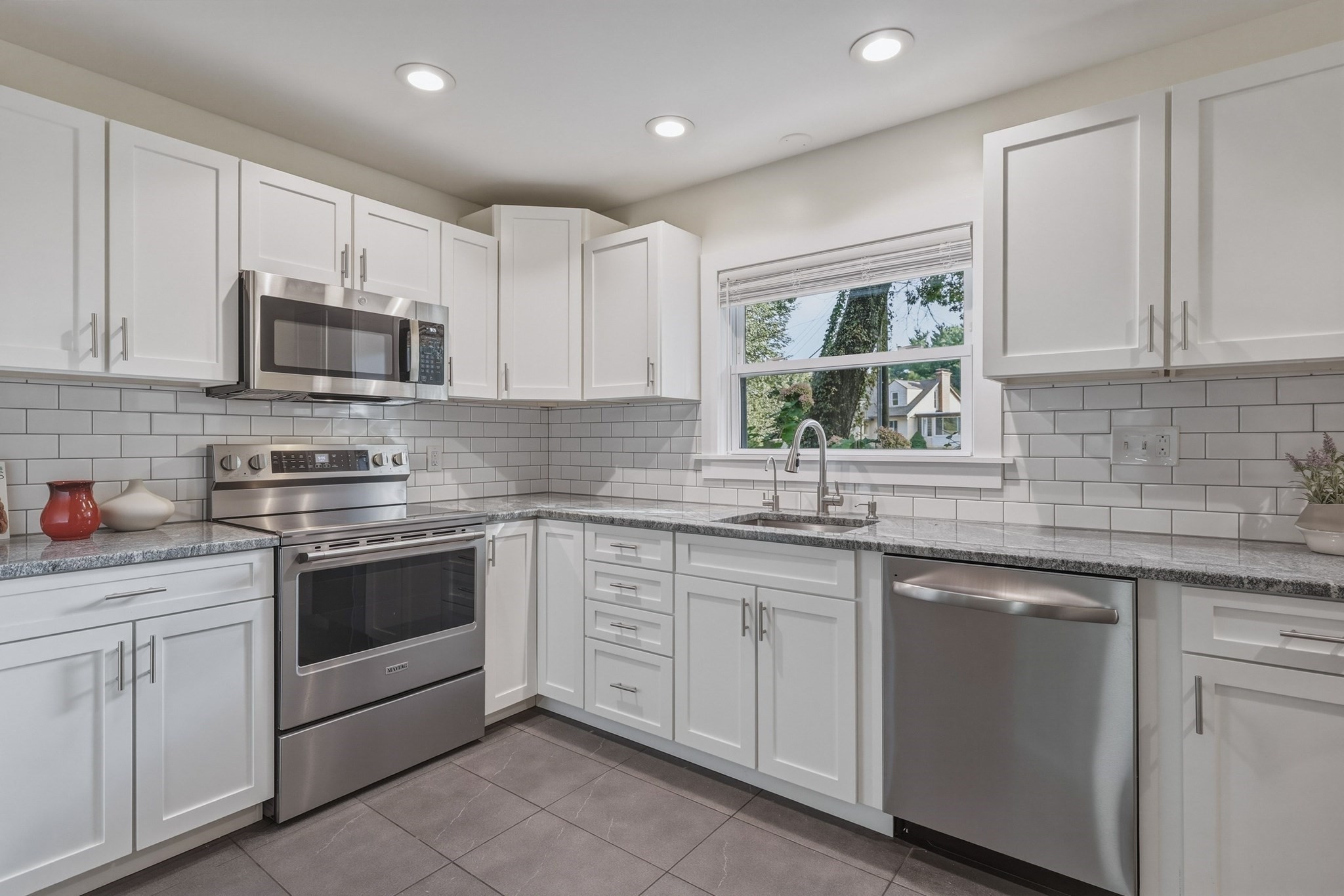 34 Skyridge Lane Springfield, MA 01128 - Photo 15 of 37 Gallery Image 15