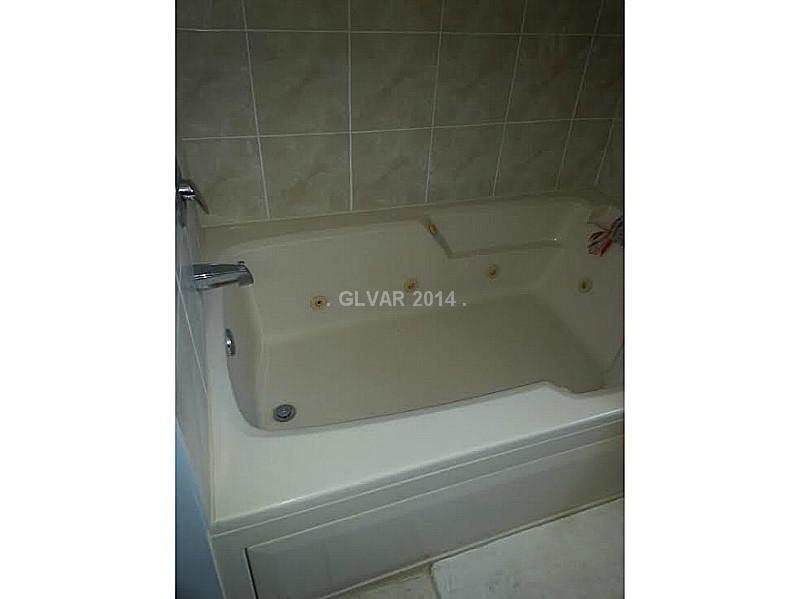 173 Main Street Caliente, NV 89008 - Photo 16 of 20 Property Photo. MAIN-JETTED TUB