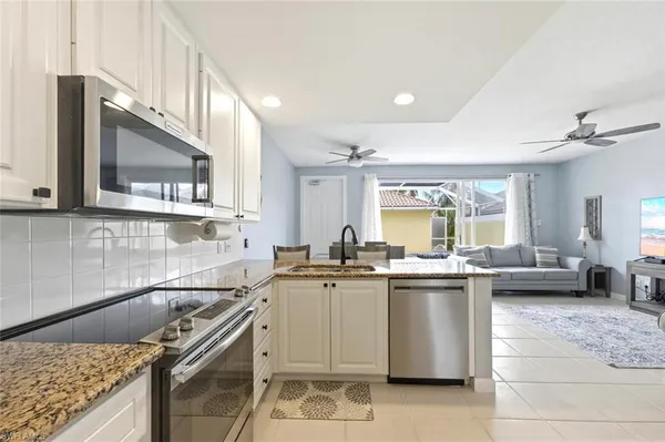 $3,200 | 6076 Islandwalk Boulevard, Naples, FL 34119