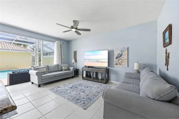 $3,200 | 6076 Islandwalk Boulevard, Naples, FL 34119