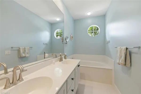 $3,200 | 6076 Islandwalk Boulevard, Naples, FL 34119