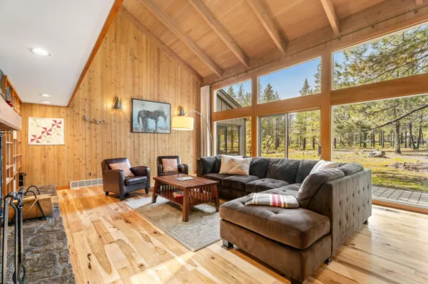 $1,100,000 | 17866 Grouse Lane, Unit 3, Sunriver, OR 97707