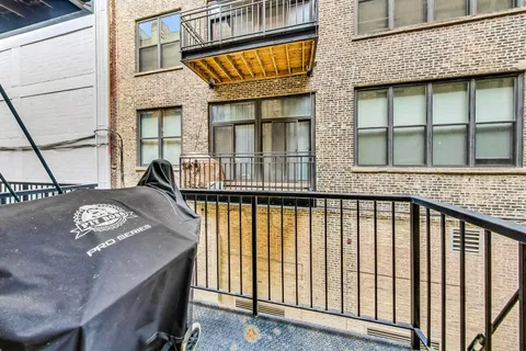 $470,000 | 420 West Ontario Street, Unit 209, Chicago, IL 60654