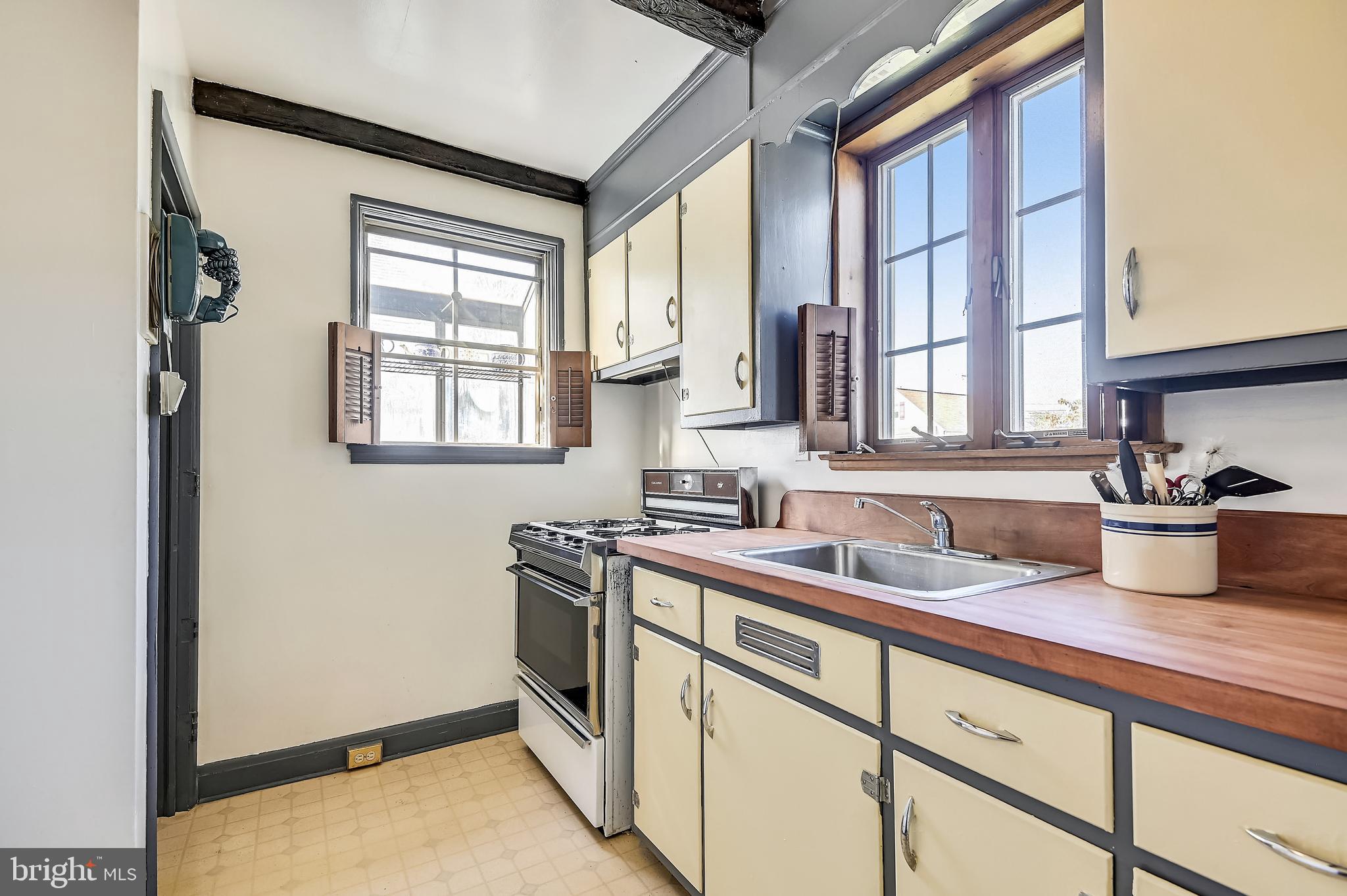 2509 Wendover Road Baltimore, MD 21234 - Photo 2 of 39