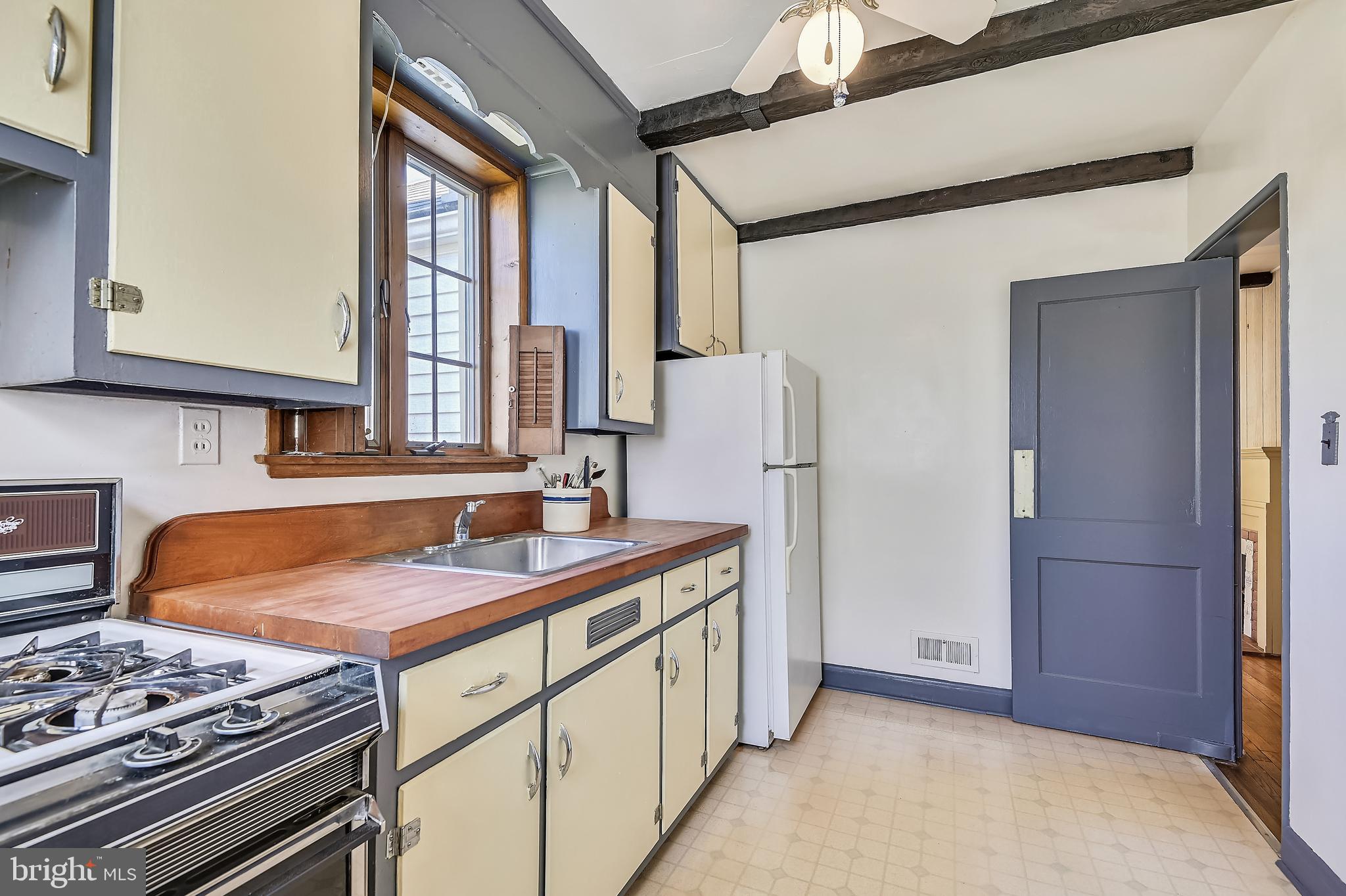 2509 Wendover Road Baltimore, MD 21234 - Photo 14 of 39