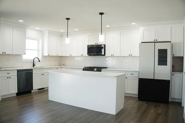 $430,000 | 752 Kristin Drive, Normal, IL 61761