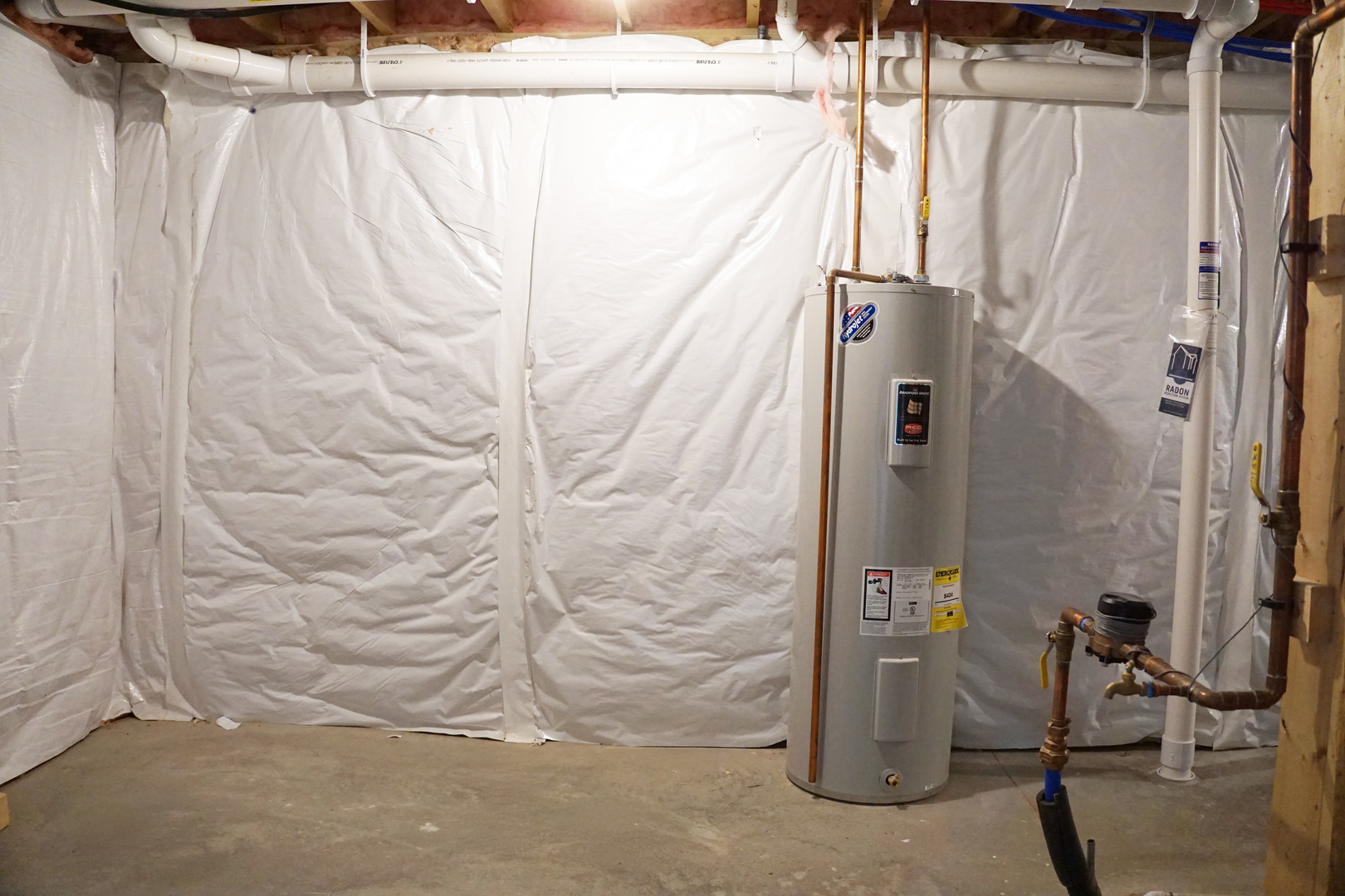 752 Kristin Drive Normal, IL 61761 - Photo 32 of 36 a bathroom with a shower