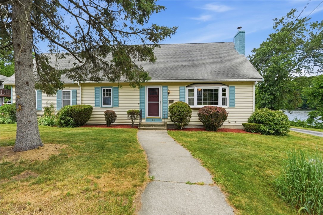 128 Grandview Avenue Lincoln, RI 02865 - Photo 4 of 48 Front of house