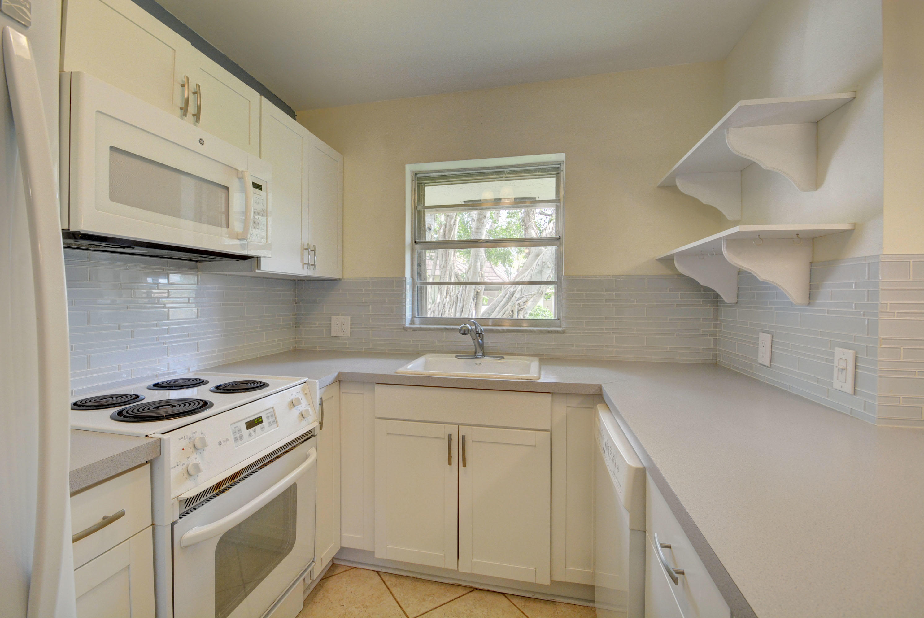 1024 Northwest 13th Street, Unit 251B Boca Raton, FL 33486 - Photo 11 of 34 15_apartment (15)