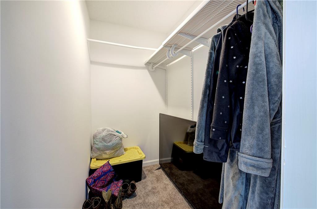 16 High Point Drive Southwest Cartersville, GA 30120 - Photo 31 of 44 a living room with furniture and a mirror