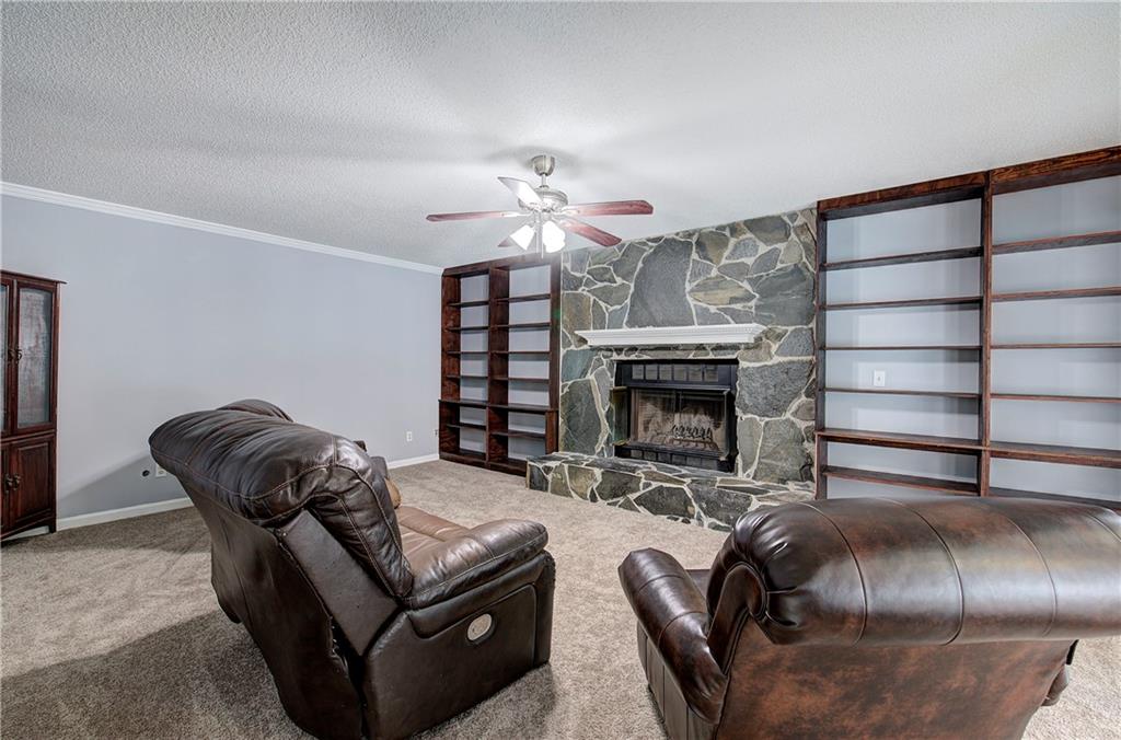 16 High Point Drive Southwest Cartersville, GA 30120 - Photo 9 of 44 a living room with furniture