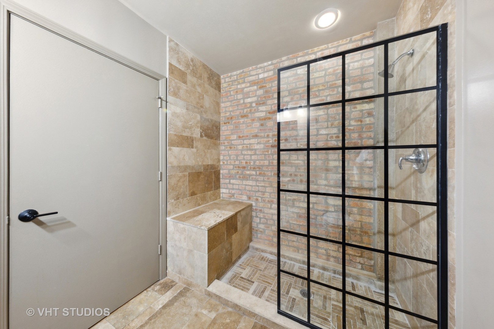 2545 South Dearborn Street, Unit 331 Chicago, IL 60616 - Photo 13 of 17 a bathroom with a shower