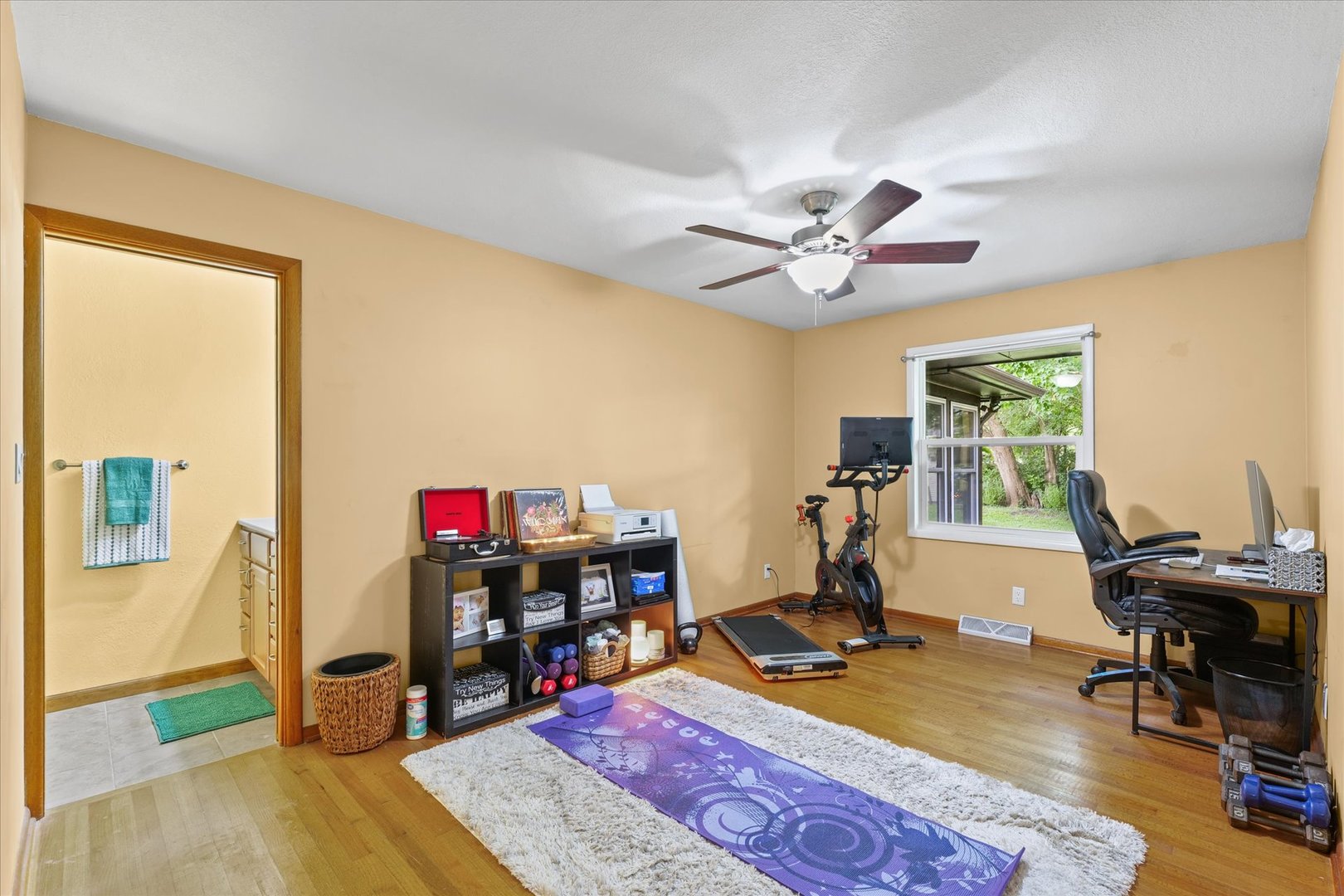 5 Golfview Drive Savoy, IL 61874 - Photo 29 of 42 a work room with furniture and a table