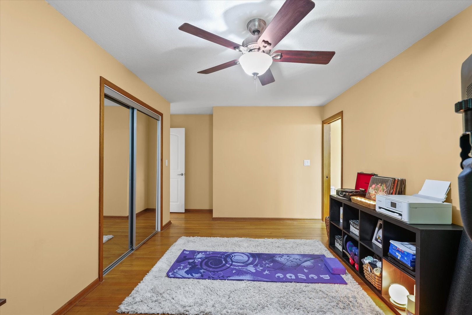 5 Golfview Drive Savoy, IL 61874 - Photo 30 of 42 a very nice looking room with a large window