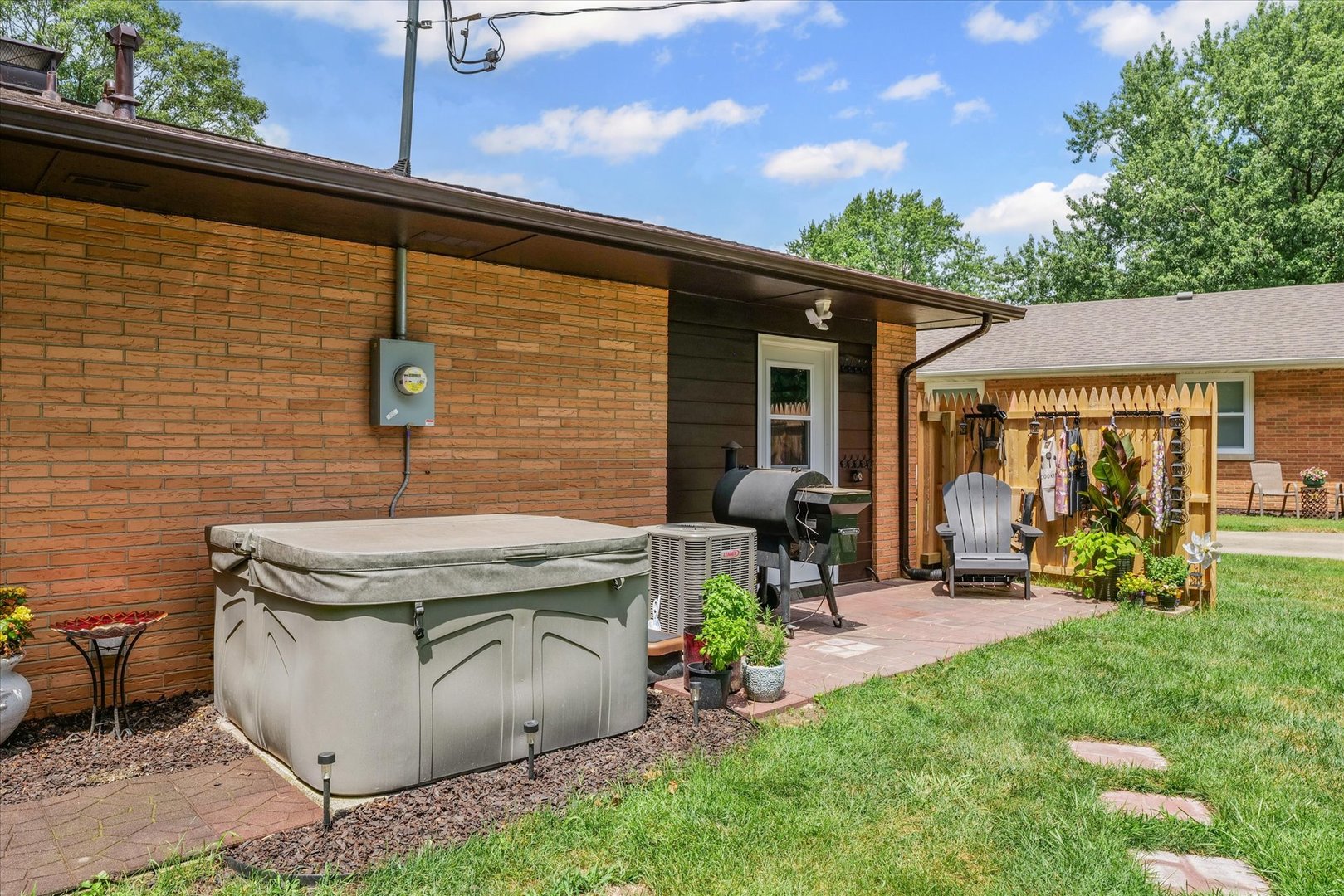 5 Golfview Drive Savoy, IL 61874 - Photo 33 of 42 a view of a backyard with sitting area