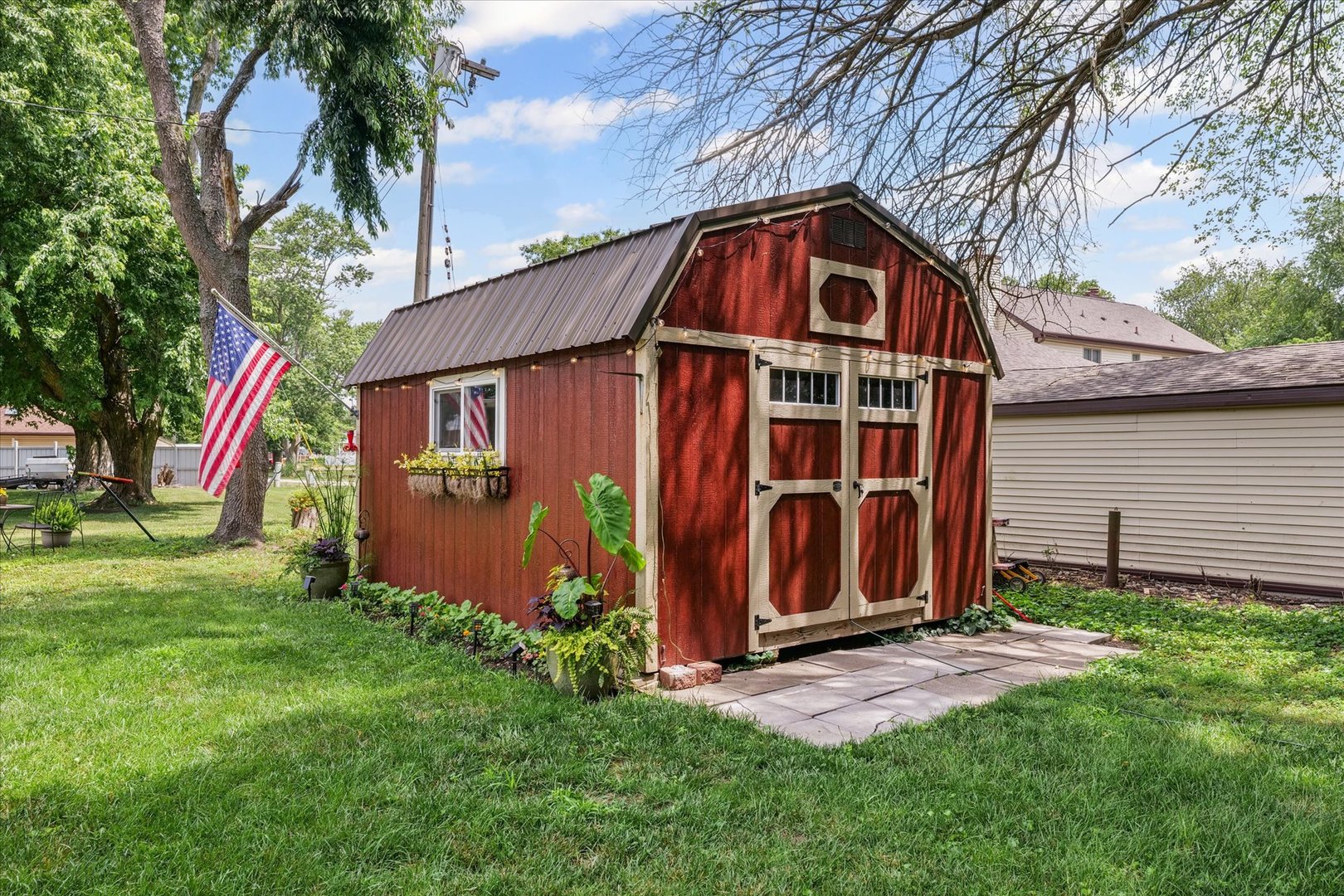 5 Golfview Drive Savoy, IL 61874 - Photo 38 of 42 a front view of house with yard