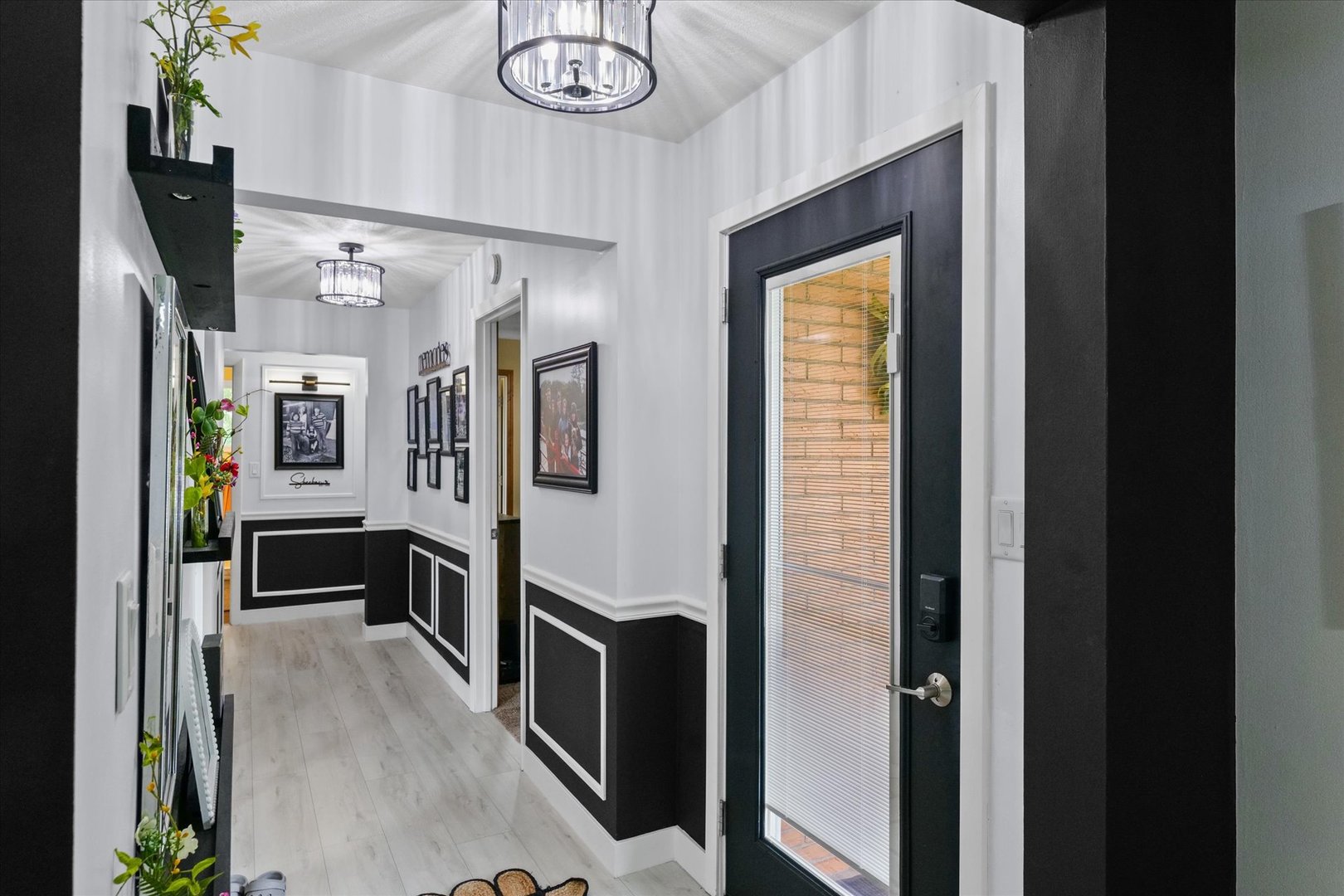 5 Golfview Drive Savoy, IL 61874 - Photo 4 of 42 a view of a hallway with furniture and a window